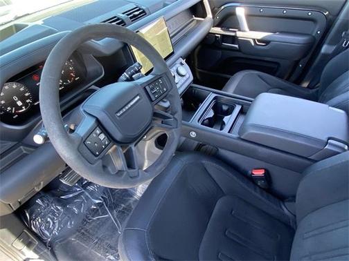 2024 Land Rover Defender P525 V8