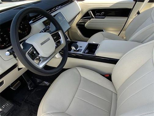 2025 Land Rover Range Rover P400 SE