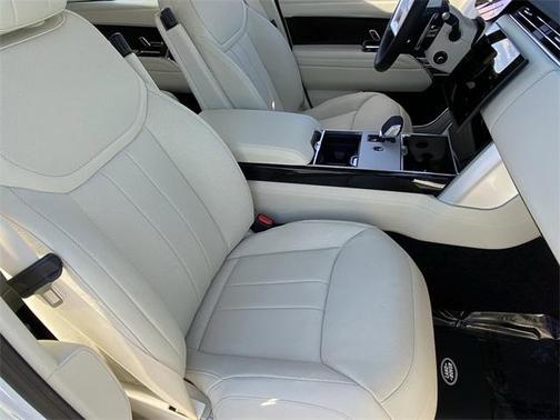 2025 Land Rover Range Rover P400 SE