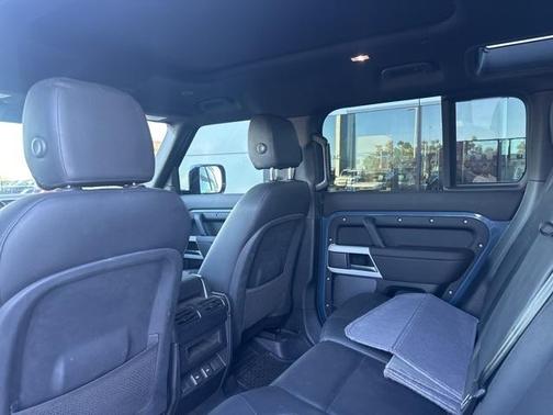 2024 Land Rover Defender P300