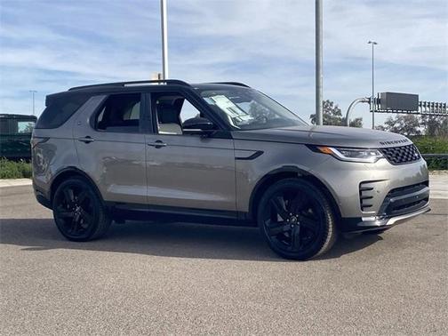 2025 Land Rover Discovery P300 Dynamic SE