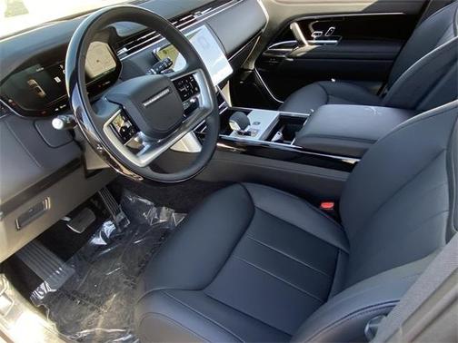 2025 Land Rover Range Rover P400 SE 7 Seat