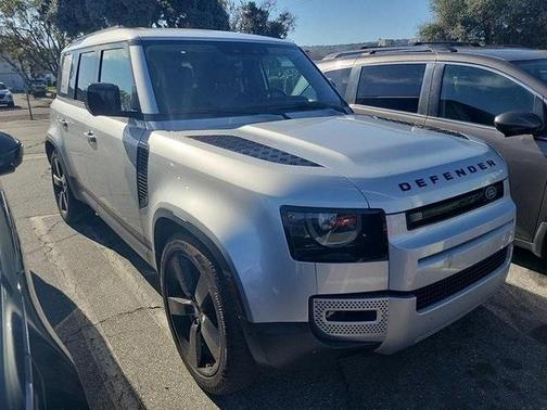 2023 Land Rover Defender 110 SE