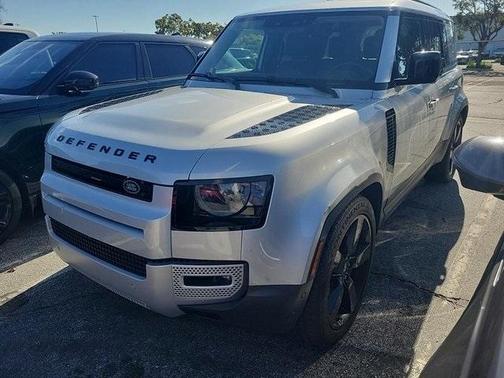 2023 Land Rover Defender 110 SE