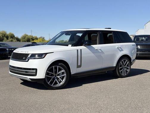 2026 Land Rover Range Rover P550e SE