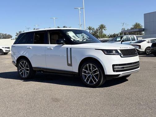2026 Land Rover Range Rover P550e SE