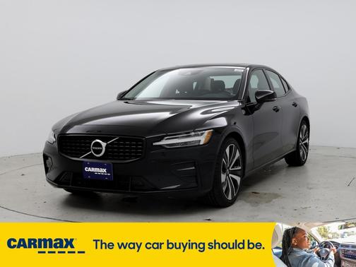 2022 Volvo S60 B5 Momentum