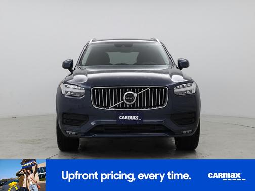2022 Volvo XC90 T6 Momentum