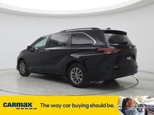 2021 Toyota Sienna XLE