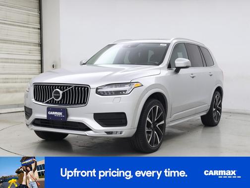 2022 Volvo XC90 T6 Momentum