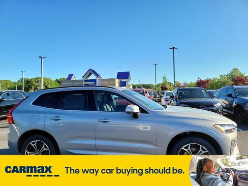 2022 Volvo XC60 B5 Momentum