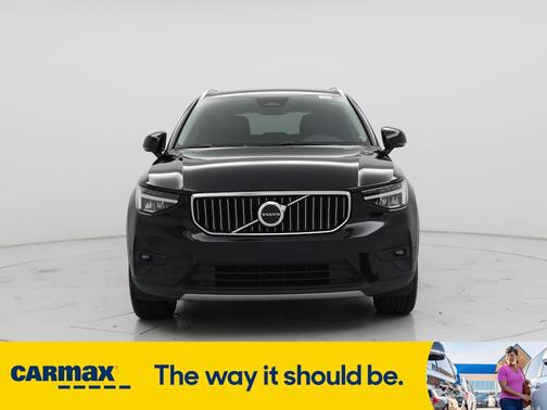 2023 Volvo XC40 B5 Plus Bright Theme