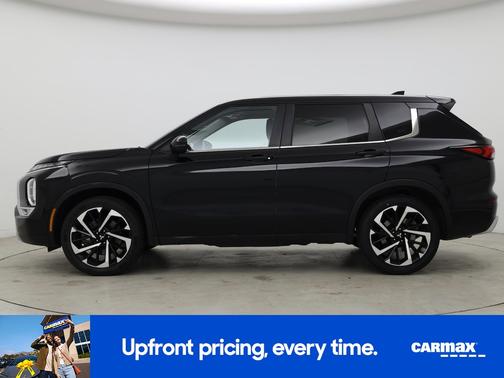 Black 2024 Mitsubishi Outlander SE