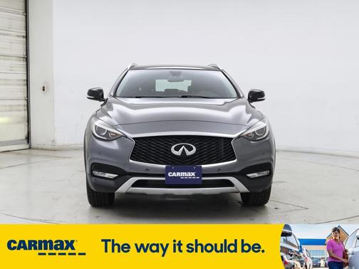 2017 INFINITI QX30 Premium