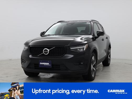 2023 Volvo XC40 B5 Plus Dark Theme