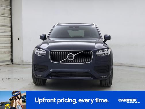 2022 Volvo XC90 T6 Momentum