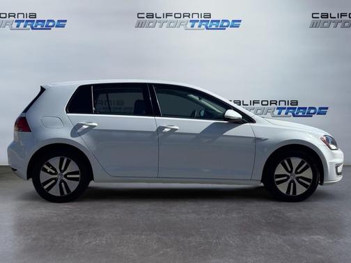 2016 Volkswagen e-Golf SE