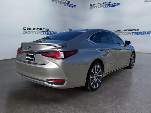 2021 Lexus ES 300h Base