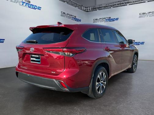 Ruby Flare Pearl 2023 Toyota Highlander XLE