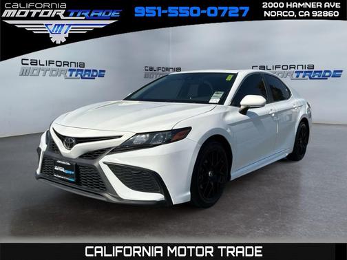 Ice Cap 2023 Toyota Camry SE