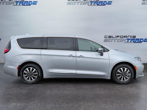 2022 Chrysler Pacifica Hybrid Limited
