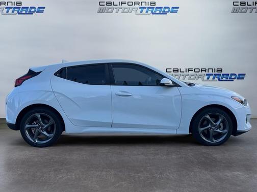 2019 Hyundai Veloster 2