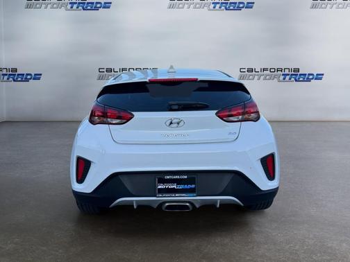 2019 Hyundai Veloster 2
