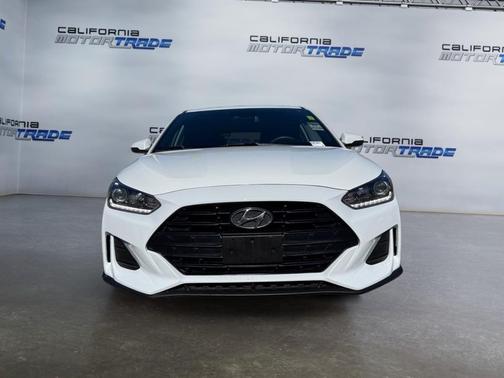 2019 Hyundai Veloster 2