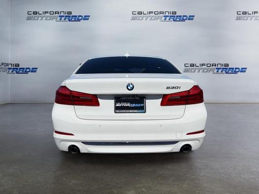2018 BMW 530 530i