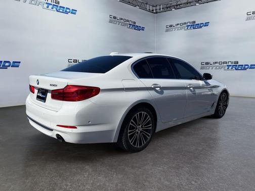 2018 BMW 530 530i