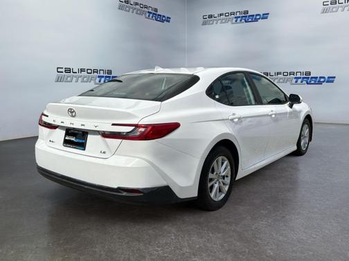 Ice Cap 2025 Toyota Camry LE