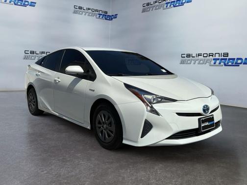 Blizzard Pearl 2016 Toyota Prius Two