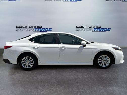 Ice Cap 2026 Toyota Camry LE