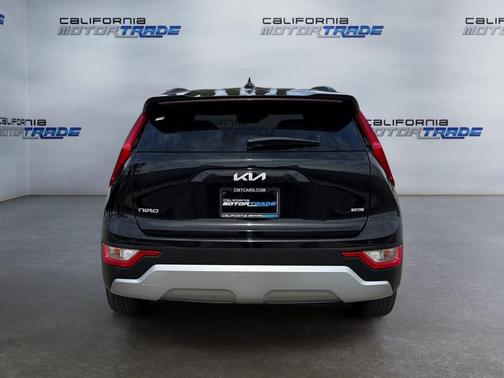 Aurora Black Pearl 2023 Kia Niro EX
