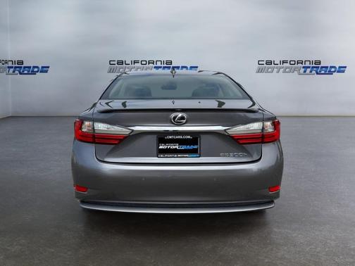 2016 Lexus ES 300h Base