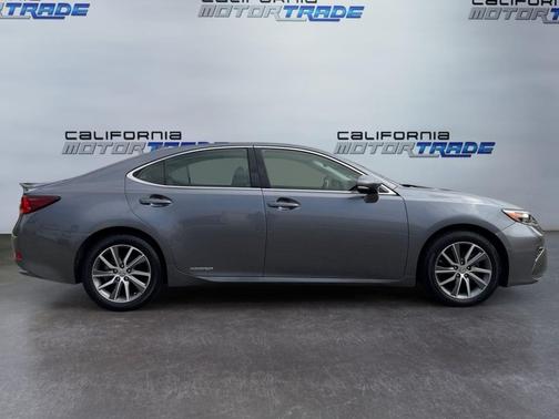 2016 Lexus ES 300h Base