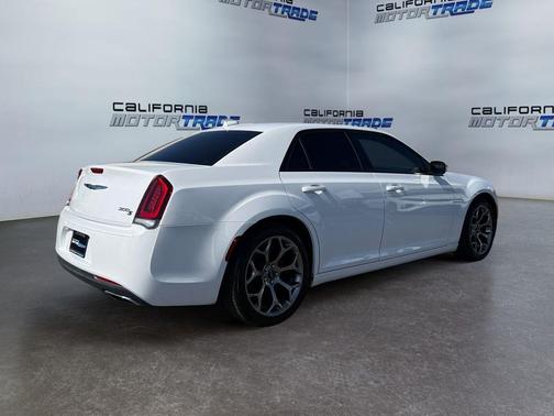 2018 Chrysler 300 S