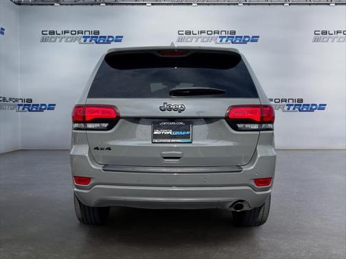2022 Jeep Grand Cherokee Laredo