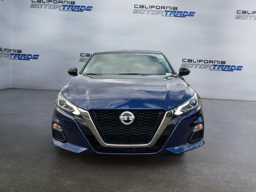Deep Blue Pearl 2019 Nissan Altima 2.5 SR