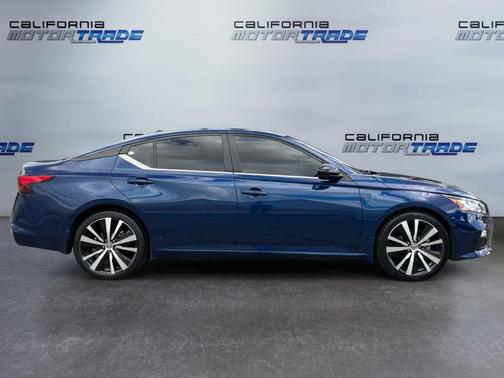 Deep Blue Pearl 2019 Nissan Altima 2.5 SR