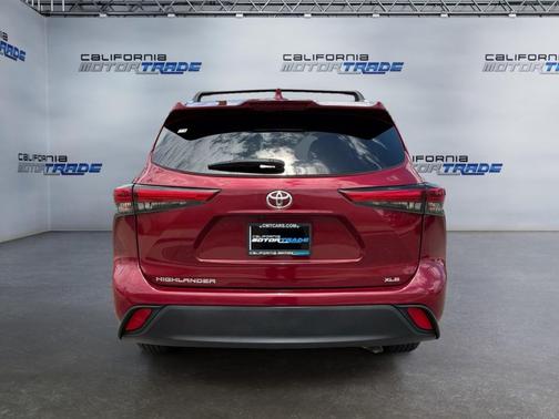 Ruby Flare Pearl 2023 Toyota Highlander XLE