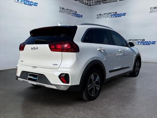 2022 Kia Niro LXS