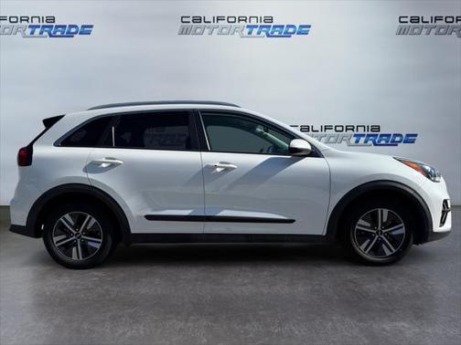 2022 Kia Niro LXS