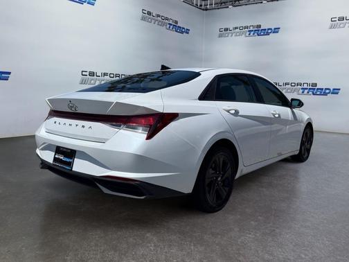 Quartz White 2021 Hyundai ELANTRA SEL