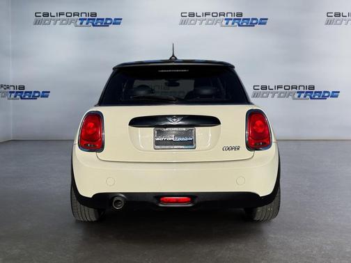 2017 MINI Hardtop Cooper