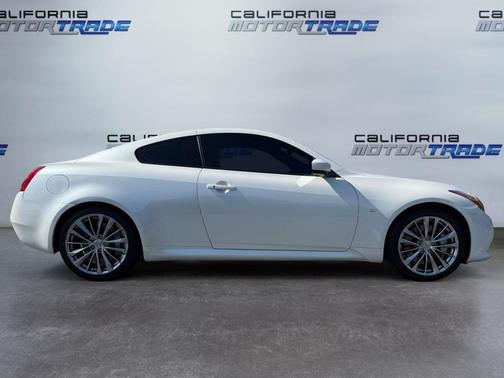 2015 INFINITI Q60 Journey