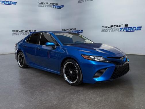 Blue Streak Metallic 2019 Toyota Camry XSE