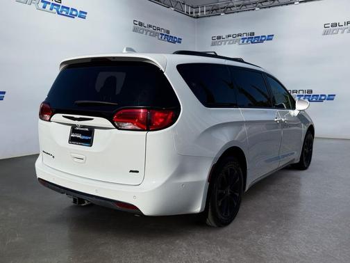 2020 Chrysler Pacifica L