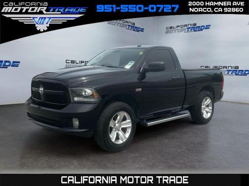 Diamond Black Crystal Pearlcoat 2020 RAM 1500 Classic Express