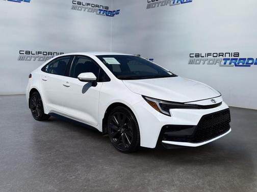 Ice Cap 2023 Toyota Corolla SE